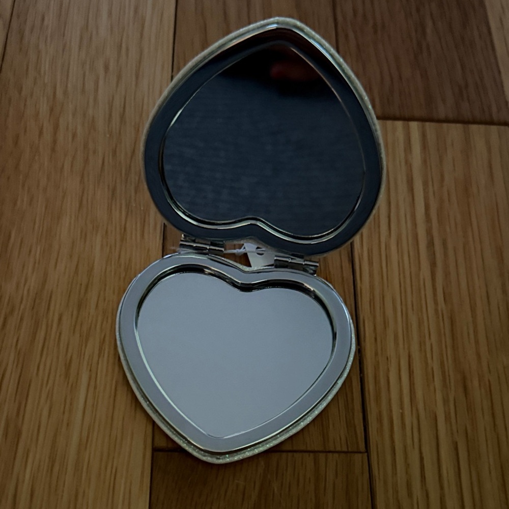 Coach Pearlescent Glitter Heart-Shaped Purse Mirror with Dust Bag NWT - Picture 4 of 7